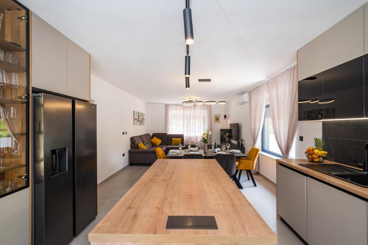 Holiday House Vito زادار المظهر الخارجي الصورة