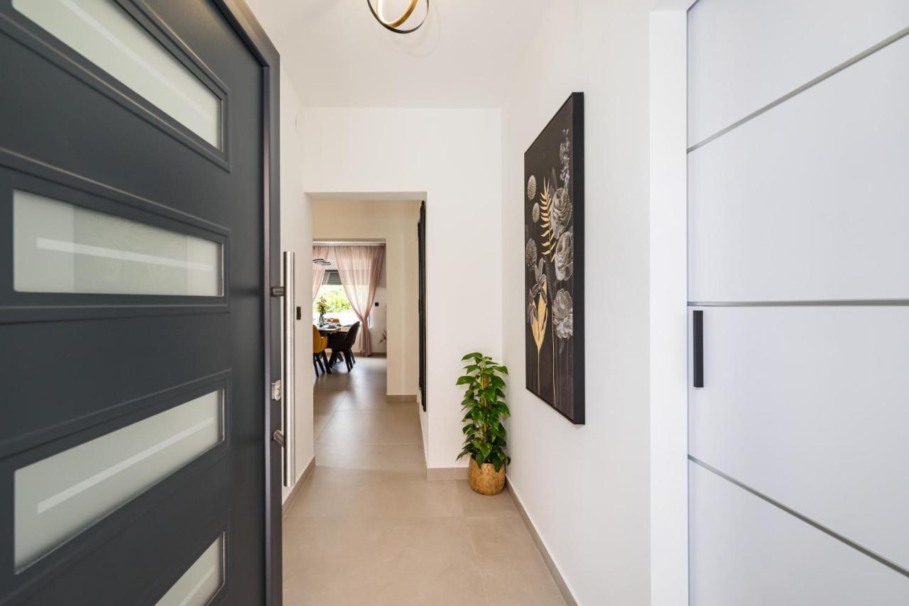 Holiday House Vito زادار المظهر الخارجي الصورة