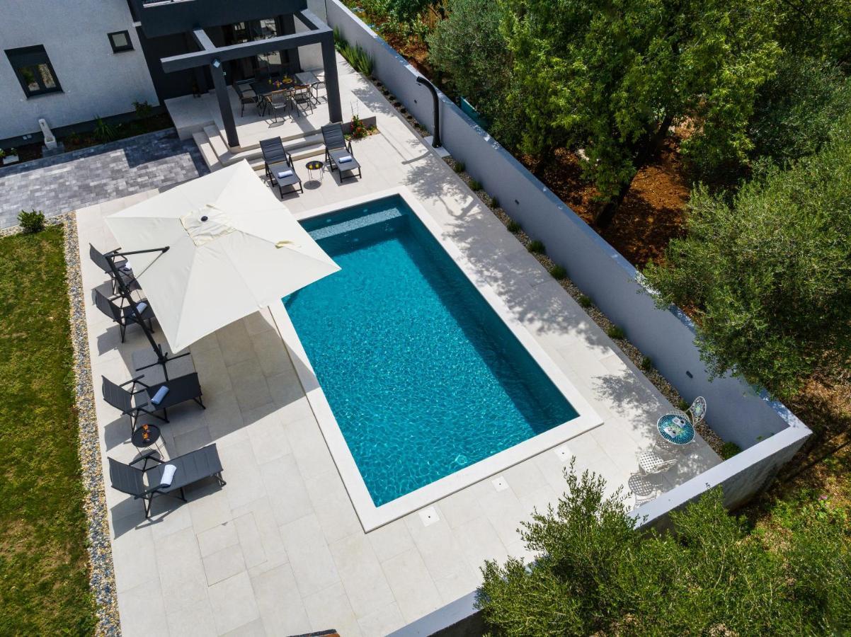 Holiday House Vito زادار المظهر الخارجي الصورة