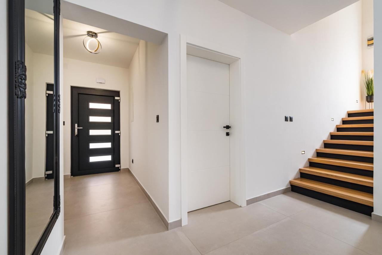 Holiday House Vito زادار المظهر الخارجي الصورة