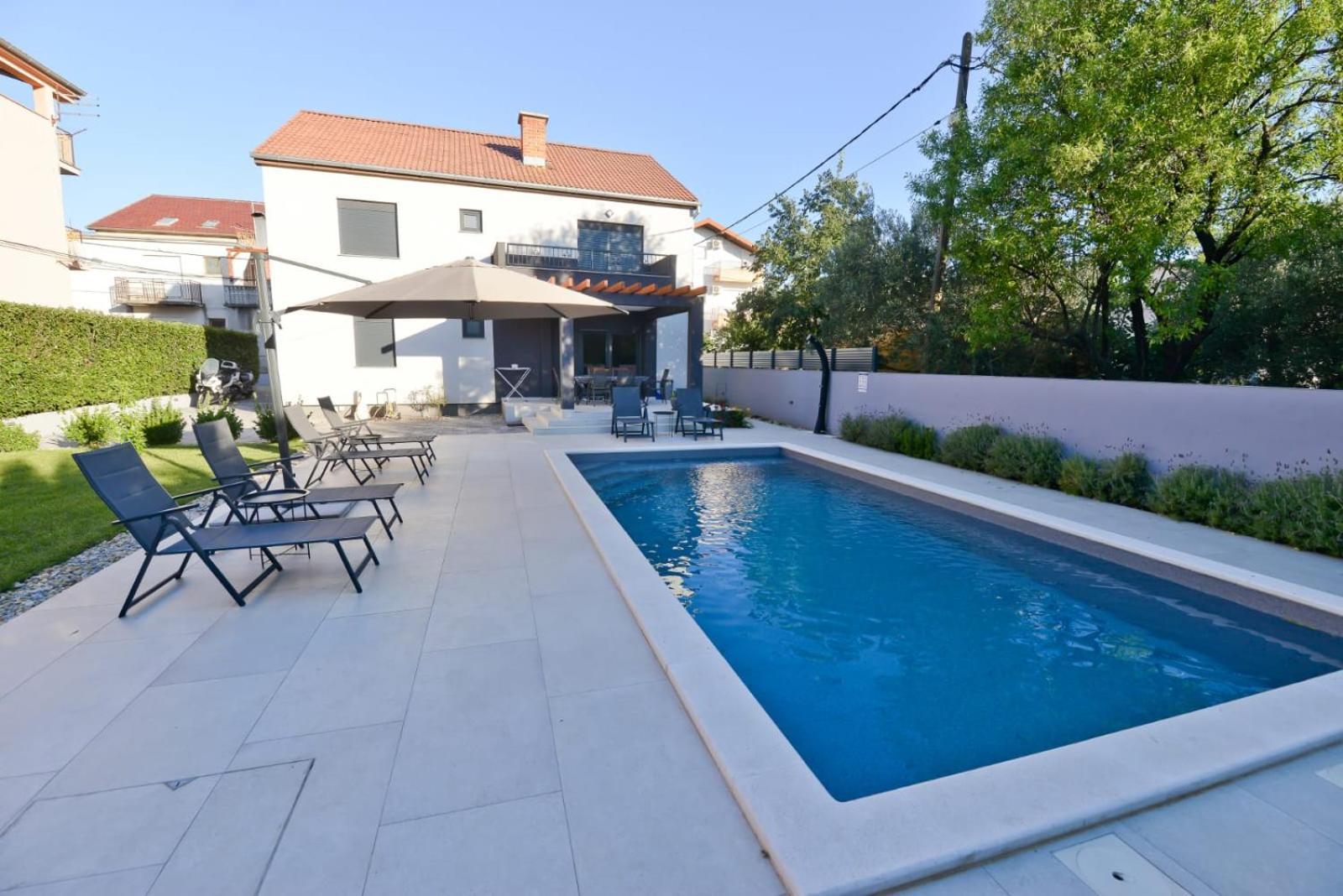 Holiday House Vito زادار المظهر الخارجي الصورة